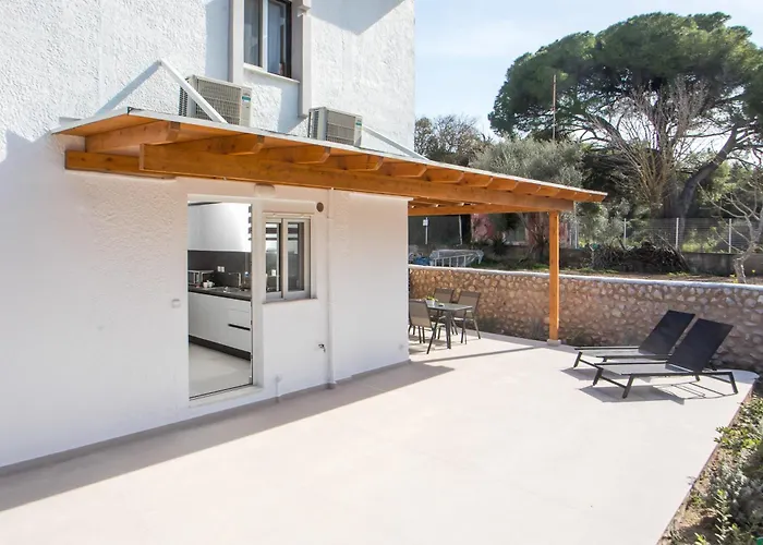 Sarah's Just Renovated 2-bedroom Aparts In Nature Apartment