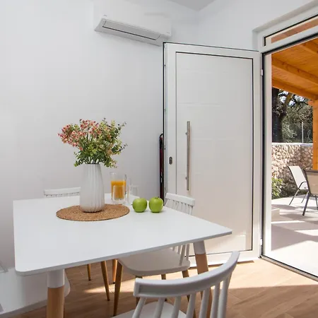 Sarah's Just Renovated 2-bedroom Aparts In Nature Apartmán