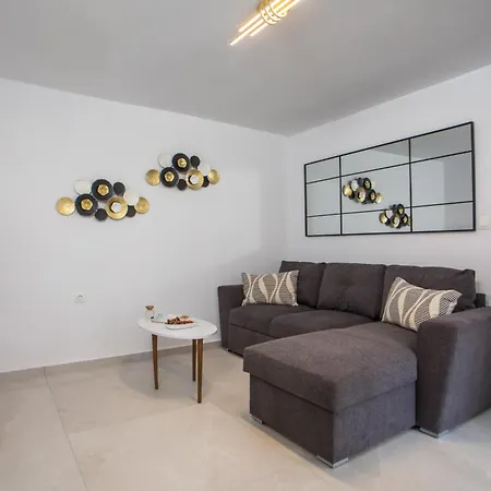 Apartmán Sarah's Just Renovated 2-bedroom Aparts In Nature Ialysos (Rhodes)