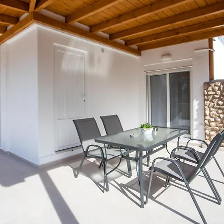 Sarah's Just Renovated 2-bedroom Aparts In Nature Apartmán