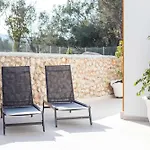 Sarah's Just Renovated 2-bedroom Aparts In Nature Apartment *