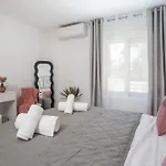 Sarah's Just Renovated 2-bedroom Aparts In Nature Apartment *