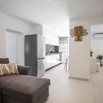 Sarah's Just Renovated 2-bedroom Aparts In Nature *