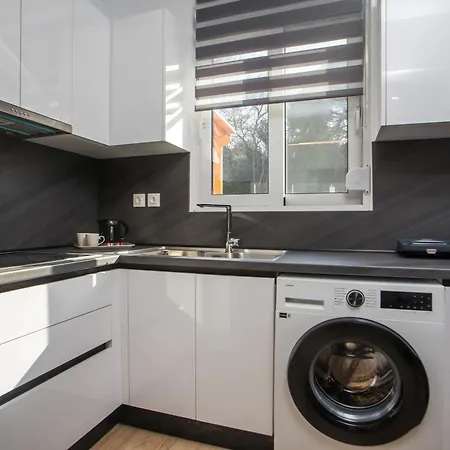 Sarah's Just Renovated 2-bedroom Aparts In Nature Ialisos