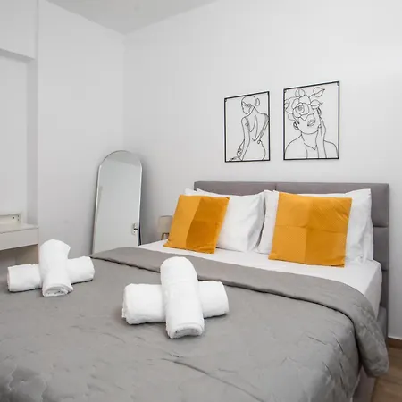 Sarah's Just Renovated 2-bedroom Aparts In Nature Apartamento