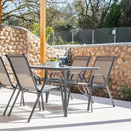 Sarah's Just Renovated 2-bedroom Aparts In Nature