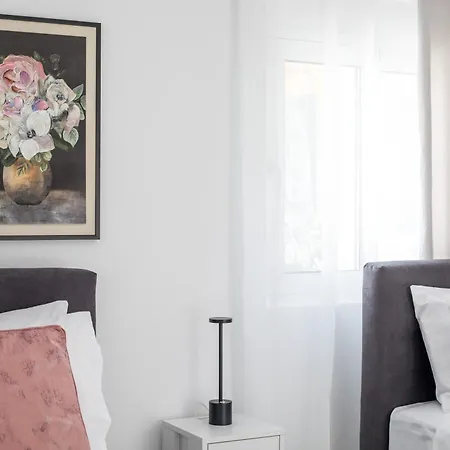 Sarah's Just Renovated 2-bedroom Aparts In Nature