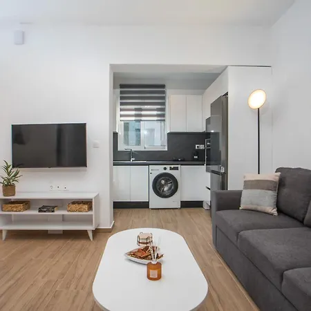 Sarah's Just Renovated 2-bedroom Aparts In Nature Apartment Ialysos (Rhodes)