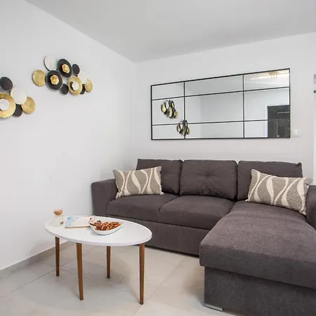 Apartment Sarah's Just Renovated 2-bedroom Aparts In Nature Ialysos (Rhodes)