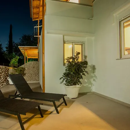 Sarah's Just Renovated 2-bedroom Aparts In Nature Apartamento