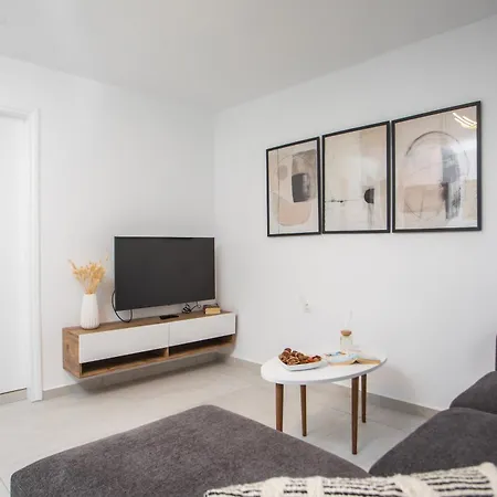 Sarah's Just Renovated 2-bedroom Aparts In Nature Apartamento