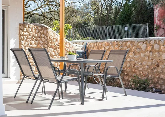 Sarah's Just Renovated 2-bedroom Aparts In Nature