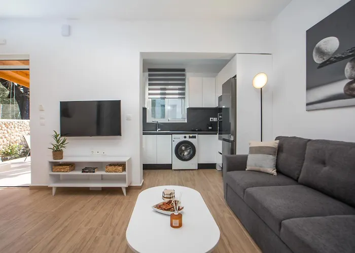 Sarah's Just Renovated 2-bedroom Aparts In Nature Lägenhet Ialysos (Rhodes)