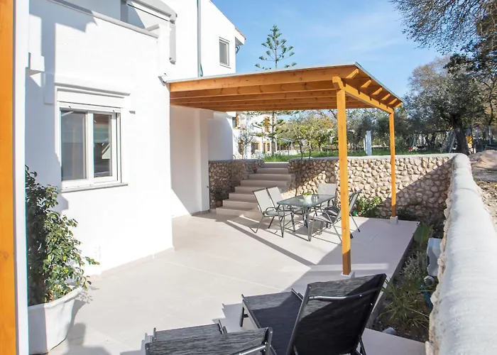 Sarah's Just Renovated 2-bedroom Aparts In Nature