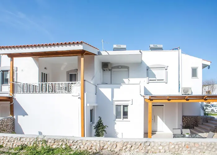 Lägenhet Sarah's Just Renovated 2-bedroom Aparts In Nature Ialysos (Rhodes)