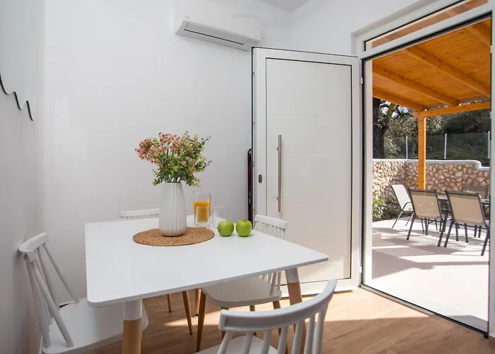 Sarah's Just Renovated 2-bedroom Aparts In Nature Lägenhet