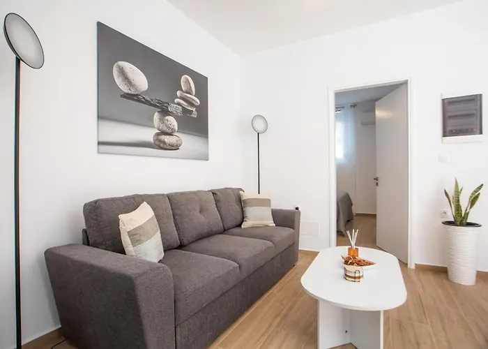 Lägenhet Sarah's Just Renovated 2-bedroom Aparts In Nature Ialysos (Rhodes)