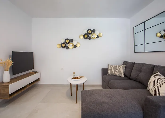 Lägenhet Sarah's Just Renovated 2-bedroom Aparts In Nature Ialysos (Rhodes)