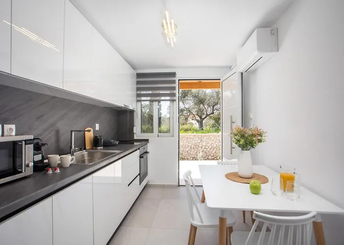 Sarah's Just Renovated 2-bedroom Aparts In Nature Appartement