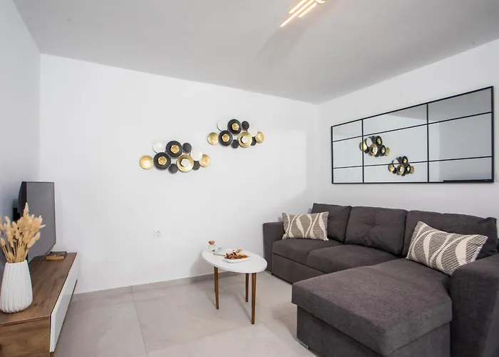 Sarah's Just Renovated 2-bedroom Aparts In Nature *