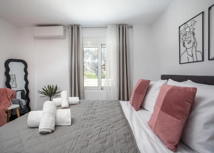 Sarah's Just Renovated 2-bedroom Aparts In Nature Ialysos (Rhodes)