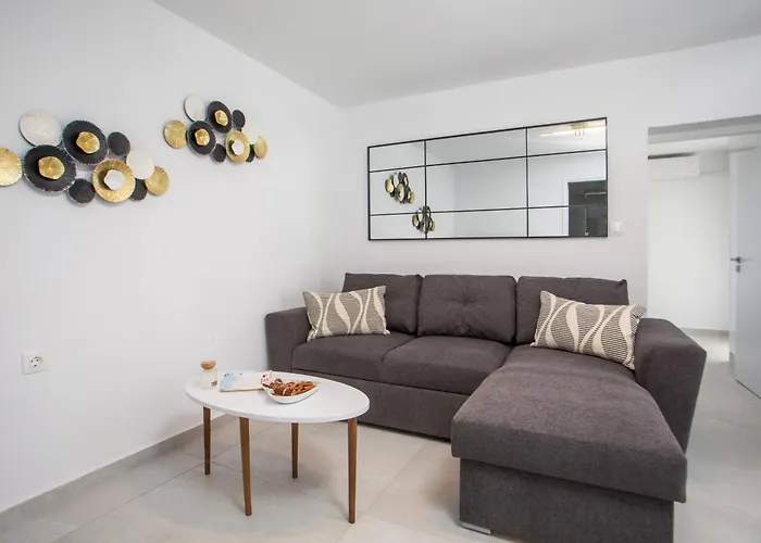 Lägenhet Sarah's Just Renovated 2-bedroom Aparts In Nature Ialysos (Rhodes)