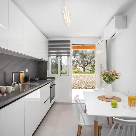 Sarah's Just Renovated 2-bedroom Aparts In Nature Διαμέρισμα
