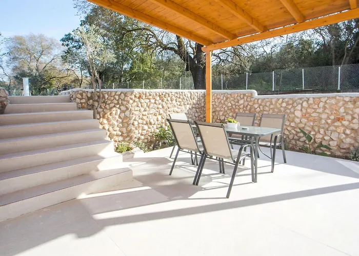 Sarah's Just Renovated 2-bedroom Aparts In Nature Lalyssos