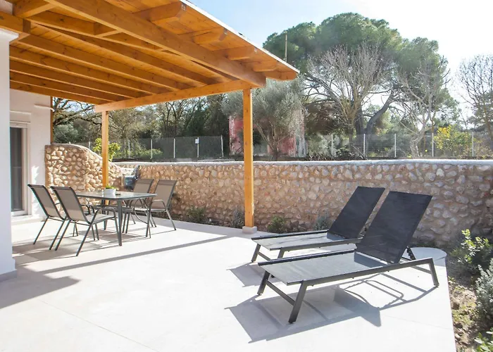 Sarah's Just Renovated 2-bedroom Aparts In Nature * Lalyssos